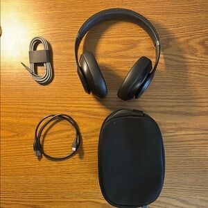Beats Black Over-Ear Headphones with Case